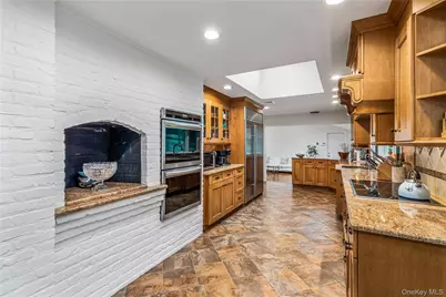 19 Tappentown Lane, Brookville, NY 11545 - Photo 5