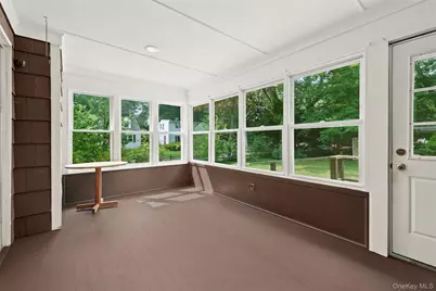 31 Partridge Road, White Plains, NY 10605 - Photo 9