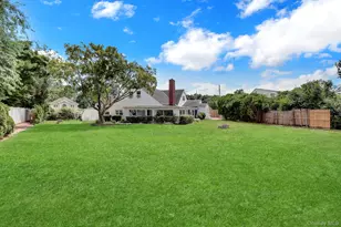 16 Texas Ct, Syosset, NY 11791 - Photo 27