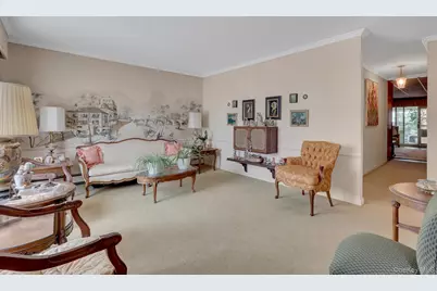 16 Texas Court, Syosset, NY 11791 - Photo 3
