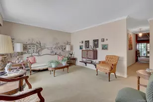 16 Texas Ct, Syosset, NY 11791 - Photo 3