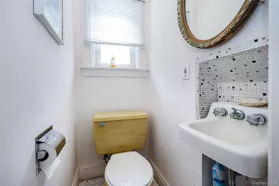 48 Surrey Commons, Lynbrook, NY 11563 - Photo 11