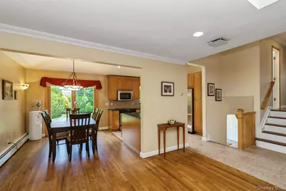 204 Halsey Avenue, Jericho, NY 11753 - Photo 7
