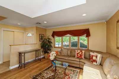 204 Halsey Avenue, Jericho, NY 11753 - Photo 5