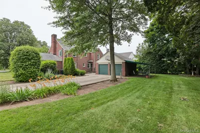 105 Stewart Avenue, Garden City, NY 11530 - Photo 19