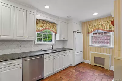 105 Stewart Avenue, Garden City, NY 11530 - Photo 9
