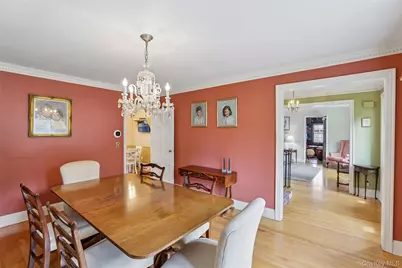 105 Stewart Avenue, Garden City, NY 11530 - Photo 5