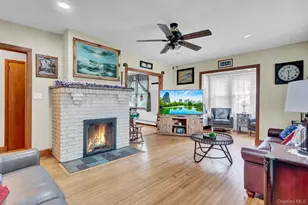 64 Hamilton St, Amityville, NY 11701 - Photo 7