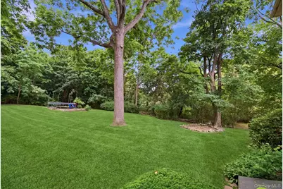863 Lake Road, Huntington, NY 11743 - Photo 23
