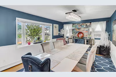301 Oak Neck Road, West Islip, NY 11795 - Photo 9