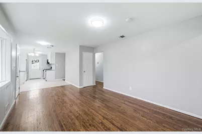 40 Cypress Street, Central Islip, NY 11722 - Photo 23