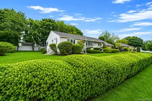 40 Cypress St, Central Islip, NY 11722 - Photo 5