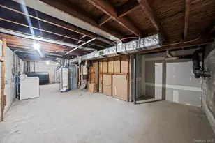 40 Cypress St, Central Islip, NY 11722 - Photo 43