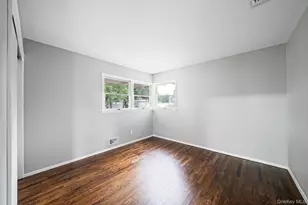 40 Cypress St, Central Islip, NY 11722 - Photo 33