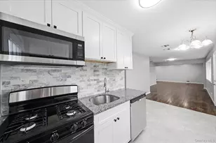 40 Cypress St, Central Islip, NY 11722 - Photo 31
