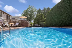 2105 Holland Way, Merrick, NY 11566 - Photo 31