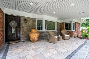 199 Dix Hills Rd, Dix Hills, NY 11746 - Photo 17