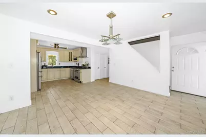 21 Lido Parkway, Lindenhurst, NY 11757 - Photo 7