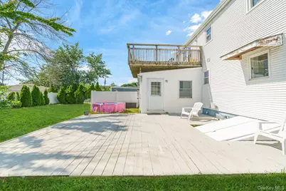 21 Lido Parkway, Lindenhurst, NY 11757 - Photo 37