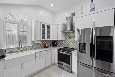 1022 Fire Island Avenue, Bay Shore, NY 11706 - Photo 17