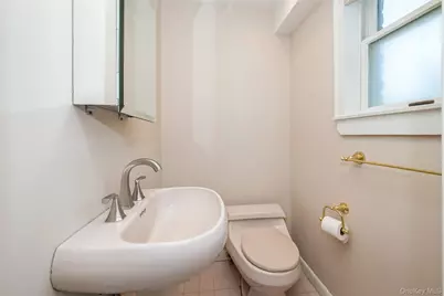 485 Gifford Avenue, Oceanside, NY 11572 - Photo 25
