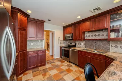 485 Gifford Avenue, Oceanside, NY 11572 - Photo 11