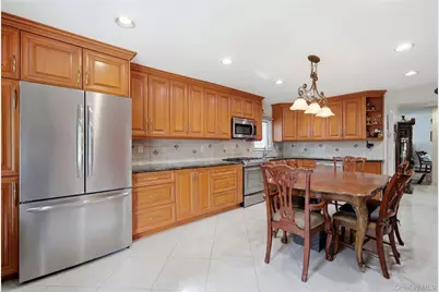698 Washington Street, Franklin Square, NY 11010 - Photo 13
