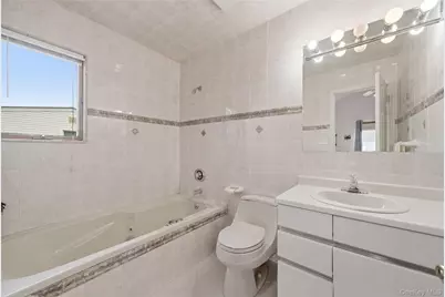 698 Washington Street, Franklin Square, NY 11010 - Photo 19