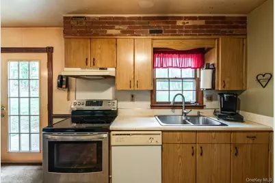 53 Paffendorf Drive, Newburgh, NY 12550 - Photo 11