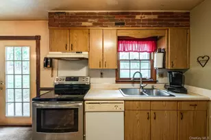 53 Paffendorf Dr, Newburgh, NY 12550 - Photo 11