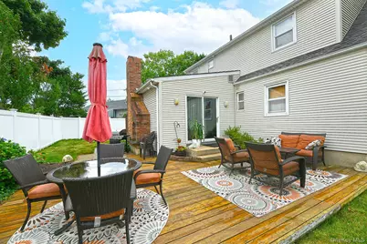 1238 Garden Place, Wantagh, NY 11793 - Photo 31