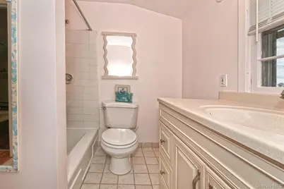 1238 Garden Place, Wantagh, NY 11793 - Photo 23