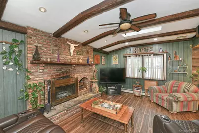 1238 Garden Place, Wantagh, NY 11793 - Photo 13
