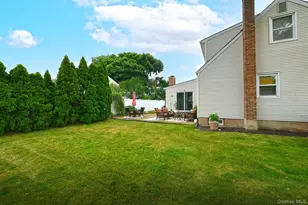 1238 Garden Pl, Wantagh, NY 11793 - Photo 33