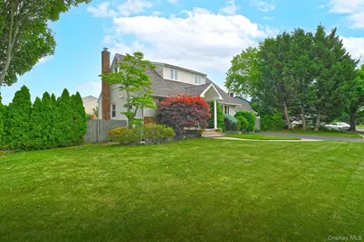 1238 Garden Place, Wantagh, NY 11793 - Photo 3