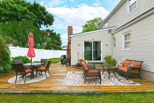 1238 Garden Pl, Wantagh, NY 11793 - Photo 29