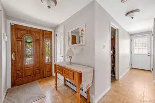 332 N Monroe Ave, Lindenhurst, NY 11757 - Photo 5
