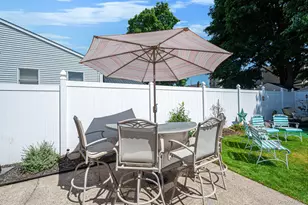 332 N Monroe Ave, Lindenhurst, NY 11757 - Photo 29