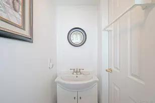 332 N Monroe Ave, Lindenhurst, NY 11757 - Photo 11