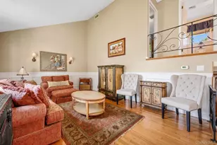 332 N Monroe Ave, Lindenhurst, NY 11757 - Photo 15