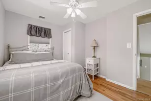 332 N Monroe Ave, Lindenhurst, NY 11757 - Photo 27