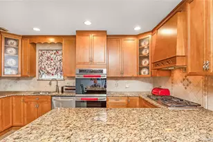 151-62 24th Rd, Whitestone, NY 11357 - Photo 9