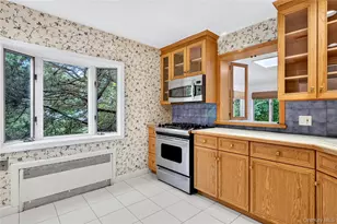10 Ridge Dr, Port Washington, NY 11050 - Photo 7
