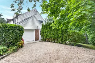 10 Ridge Dr, Port Washington, NY 11050 - Photo 23