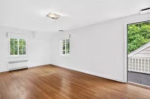 10 Ridge Dr, Port Washington, NY 11050 - Photo 13
