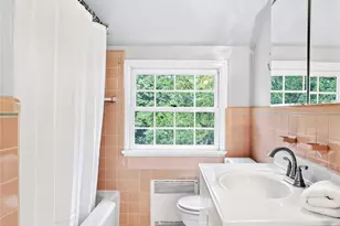 10 Ridge Dr, Port Washington, NY 11050 - Photo 19