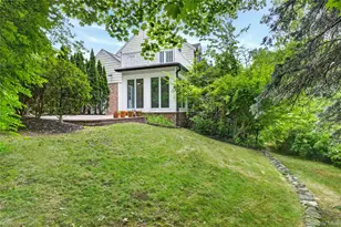 10 Ridge Dr, Port Washington, NY 11050 - Photo 21