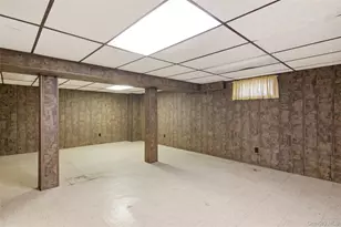 34 Hollo Dr, Holbrook, NY 11741 - Photo 17