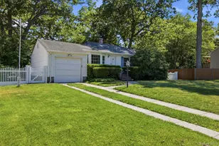 34 Hollo Dr, Holbrook, NY 11741 - Photo 3