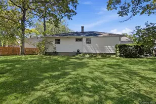34 Hollo Dr, Holbrook, NY 11741 - Photo 25